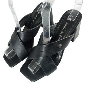 ANNE KLEIN! BLACK VEGAN LEATHER CRISS CROSS STRAP CHUNKY HEELS, SANDALS! 6.5M